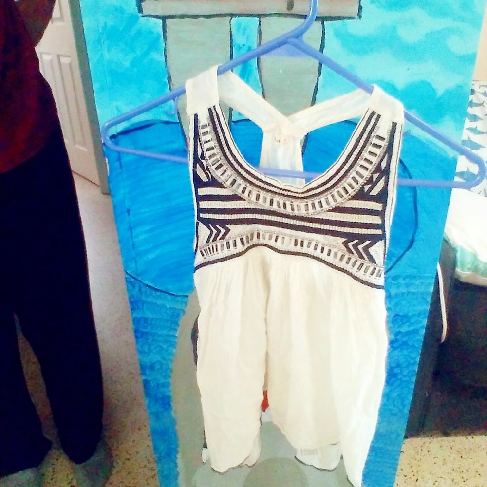 Hollister Tank